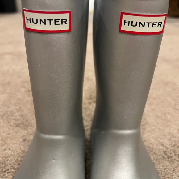 Hunter Kids Silver Rain Boots - Picture 2 of 11